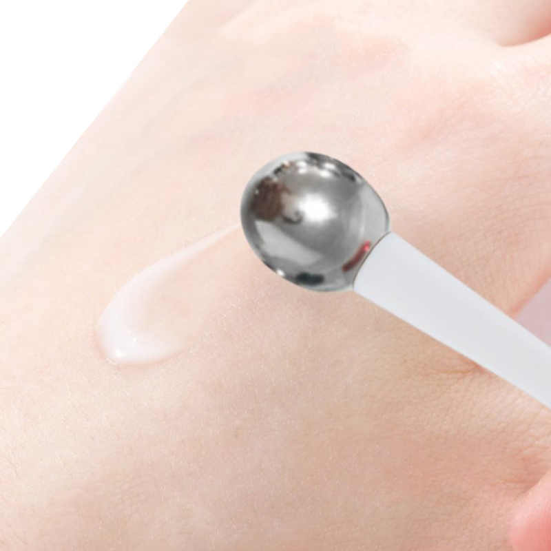 ลูกกลิ้งสำหรับครีมทาใต้ตานวดรอ - Night Cream บทวิจารณ์และราคา